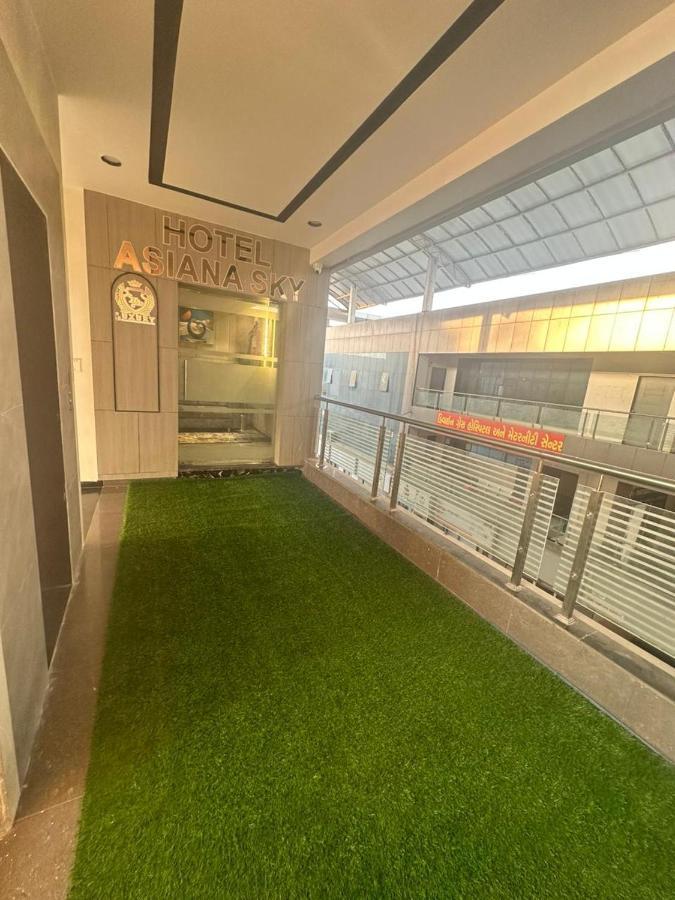 Hotel Asiana Sky Motera Ahmedabad Exterior photo